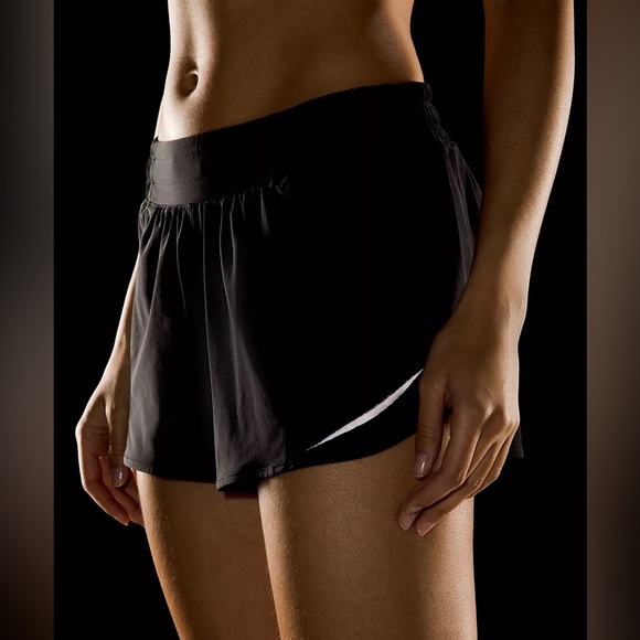NEW Lululemon Athletica Black Athletic Shorts Lightweight Elastic Waist - Picture 6 of 7